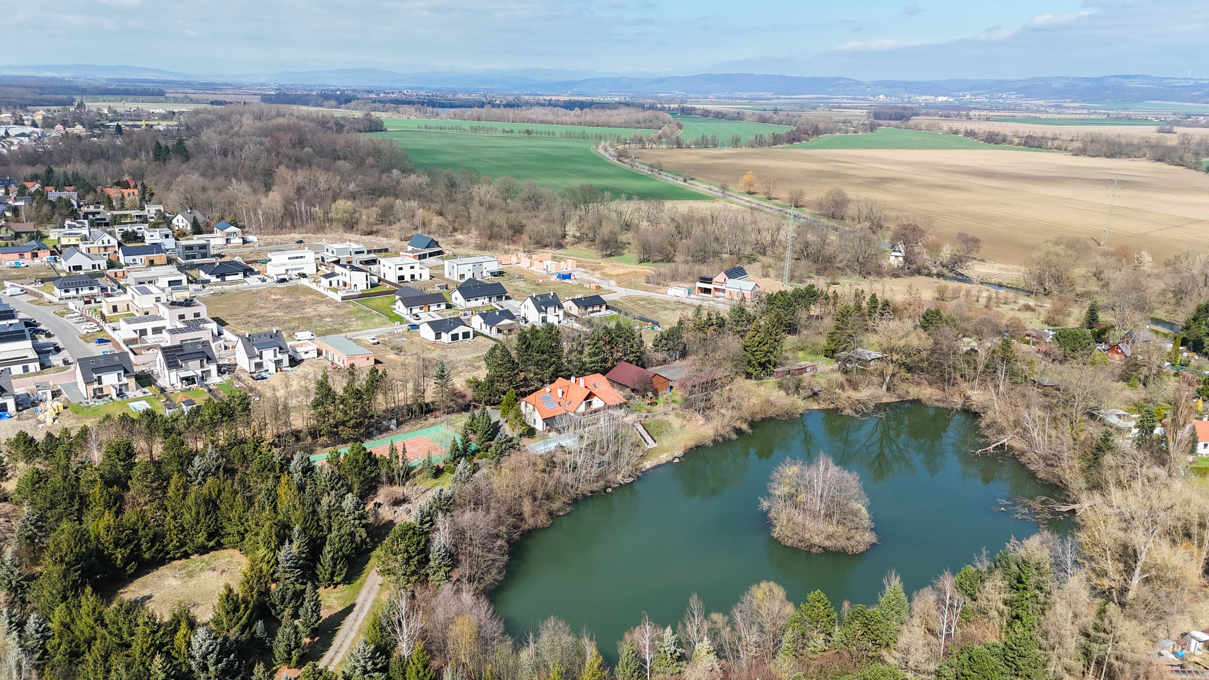 Stavební pozemek v Chomoutově u Olomouce – 896 m² - obrázek č.3