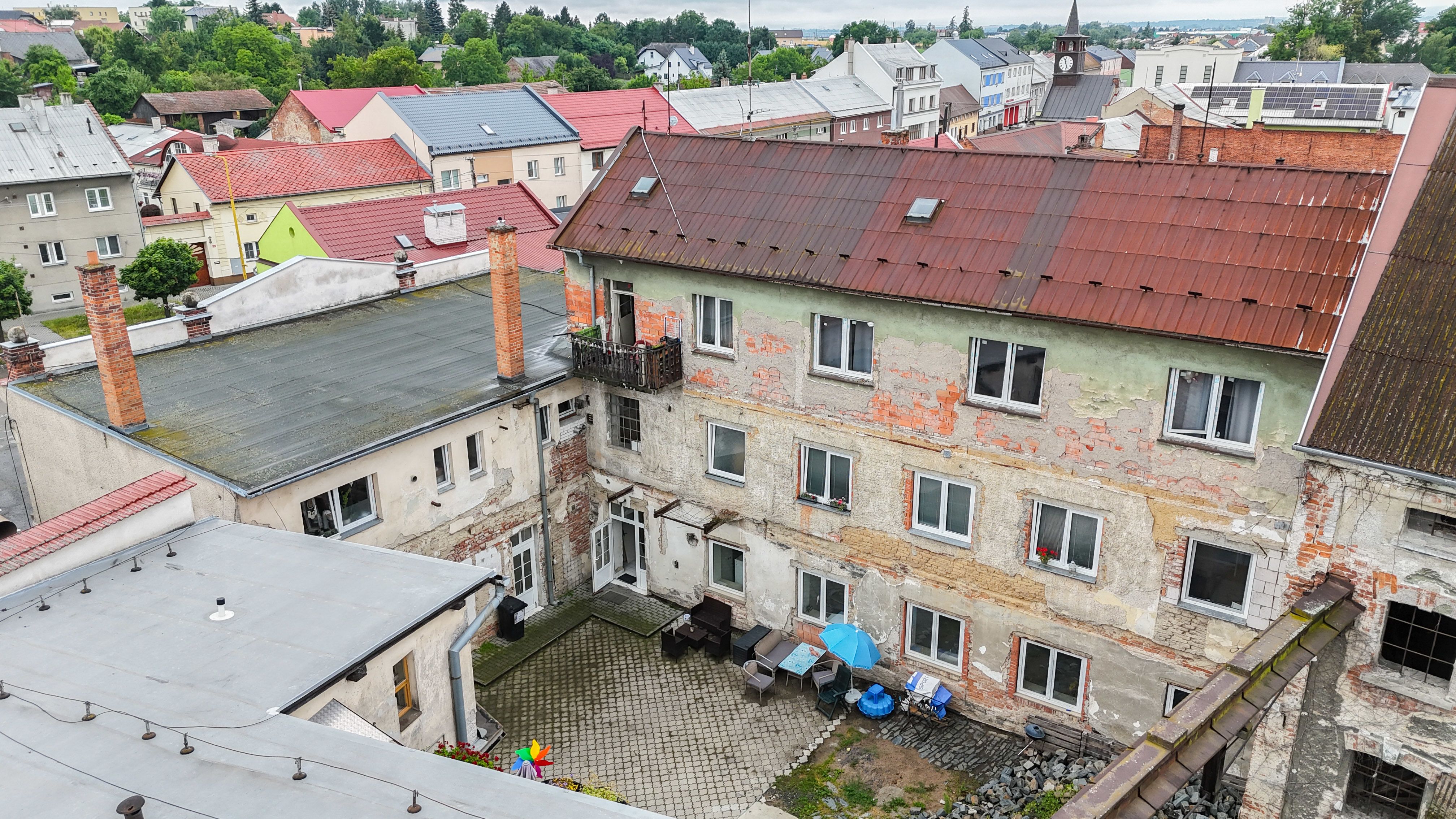 Prodej objektu s pěti byty a prodejnou ve Velké Bystřici - obrázek č.2