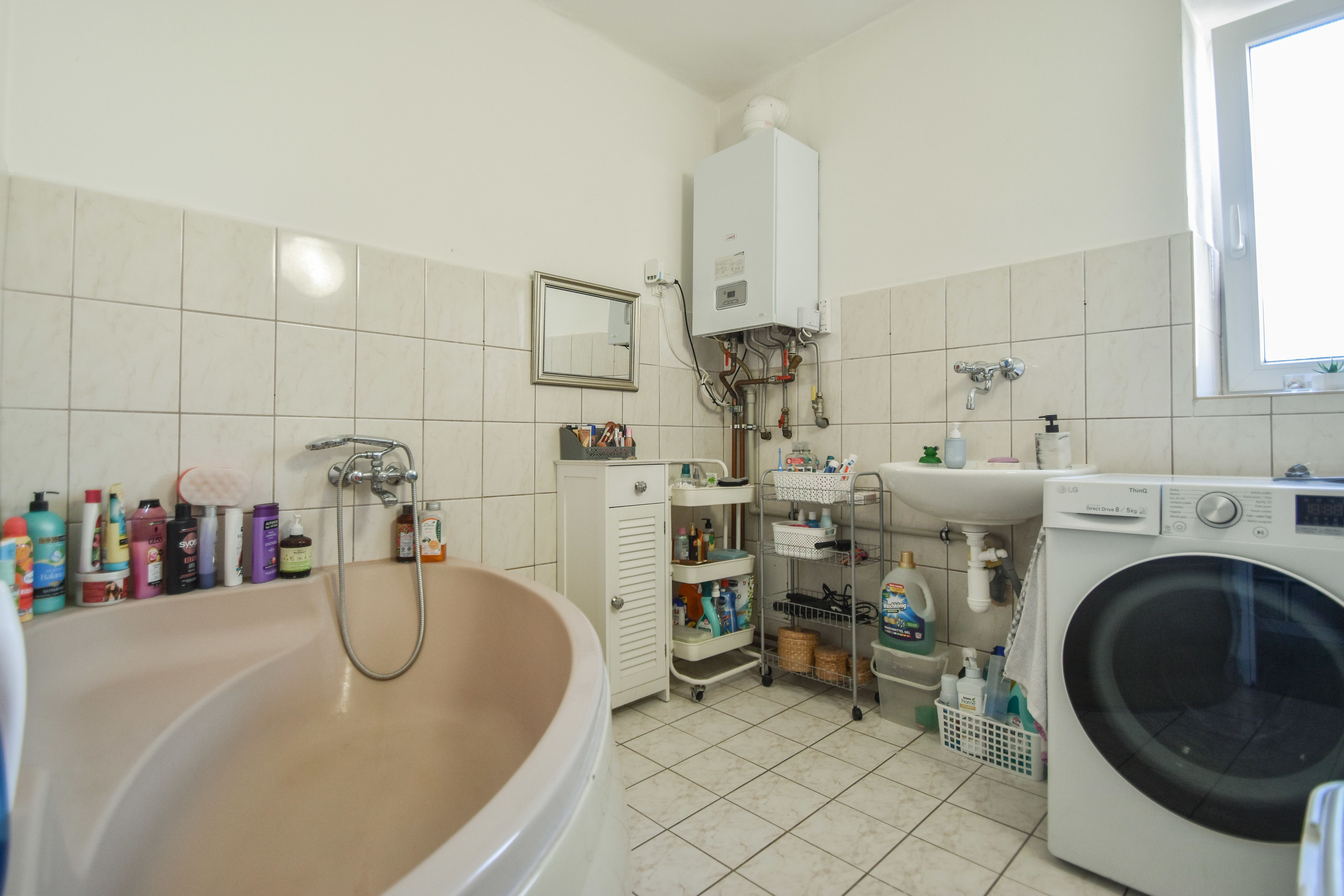 Prodej objektu s pěti byty a prodejnou ve Velké Bystřici - obrázek č.9