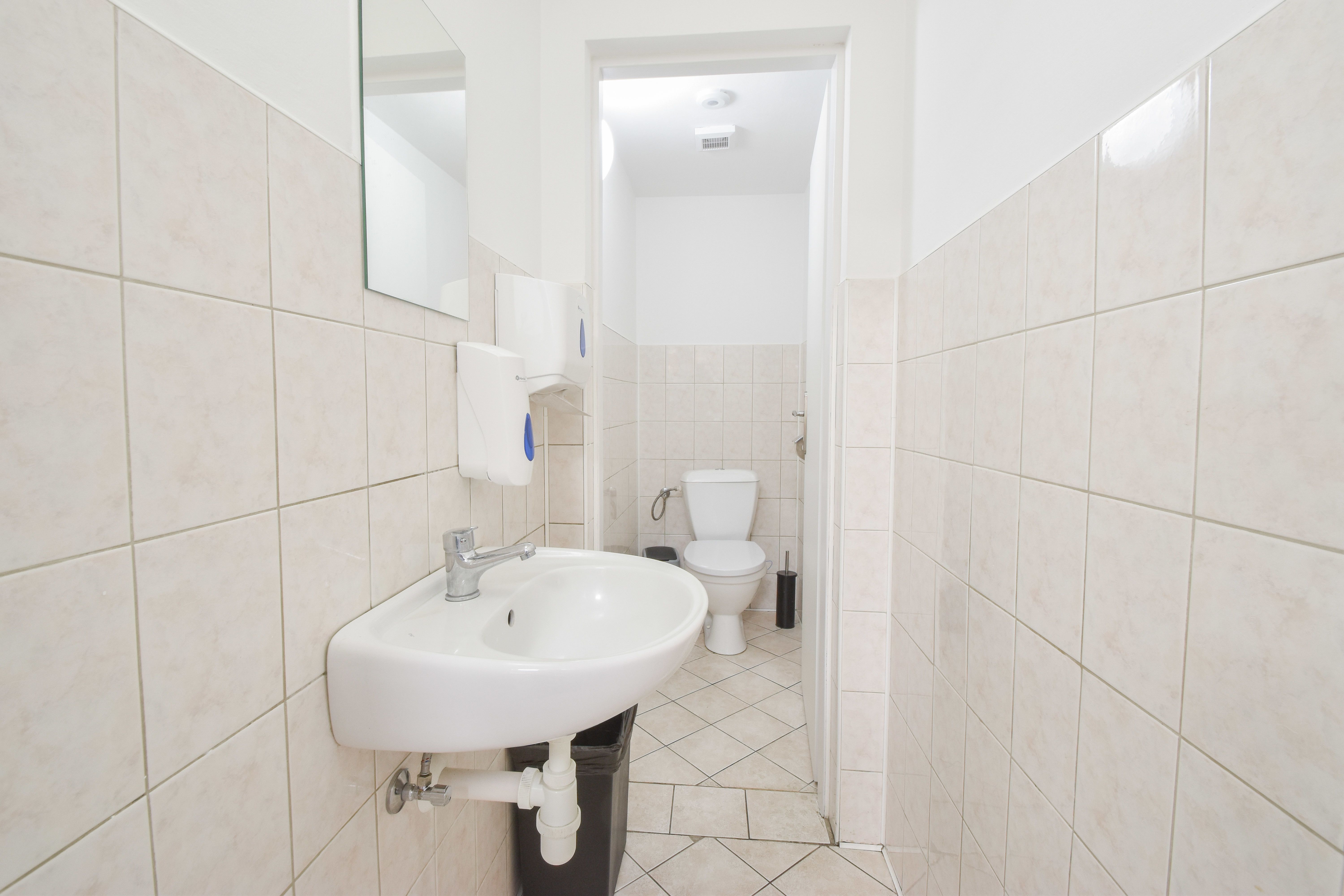 Prodej objektu s pěti byty a prodejnou ve Velké Bystřici - obrázek č.15