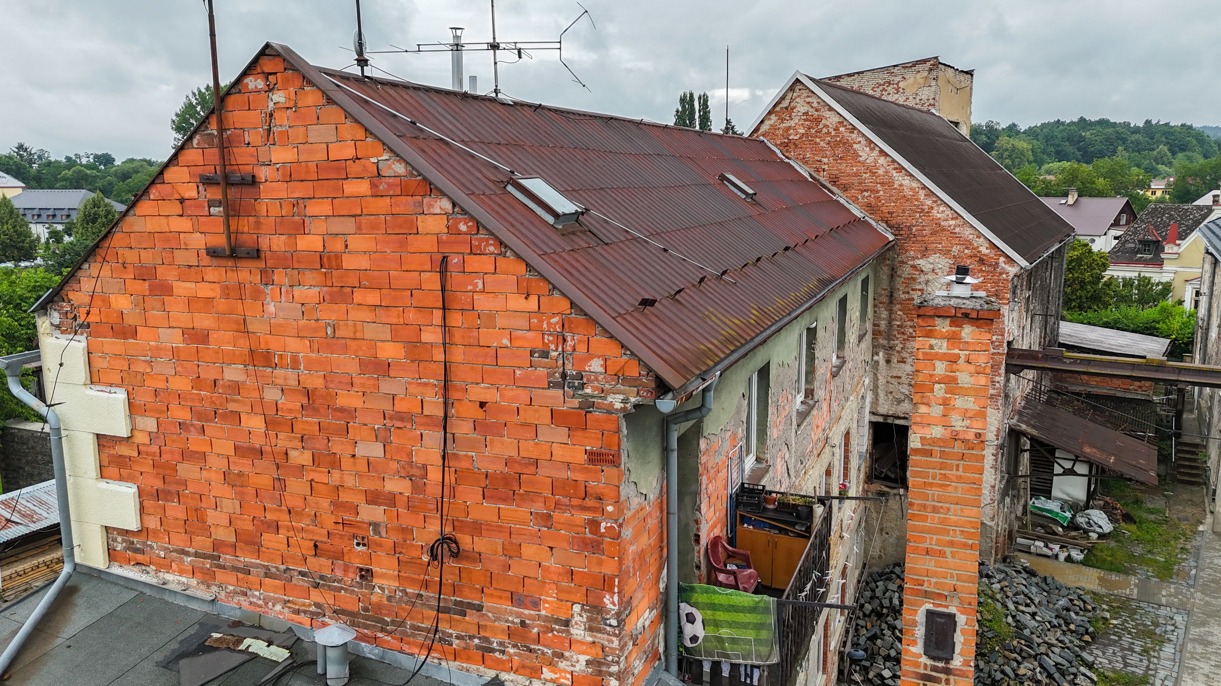 Prodej objektu s pěti byty a prodejnou ve Velké Bystřici - obrázek č.18