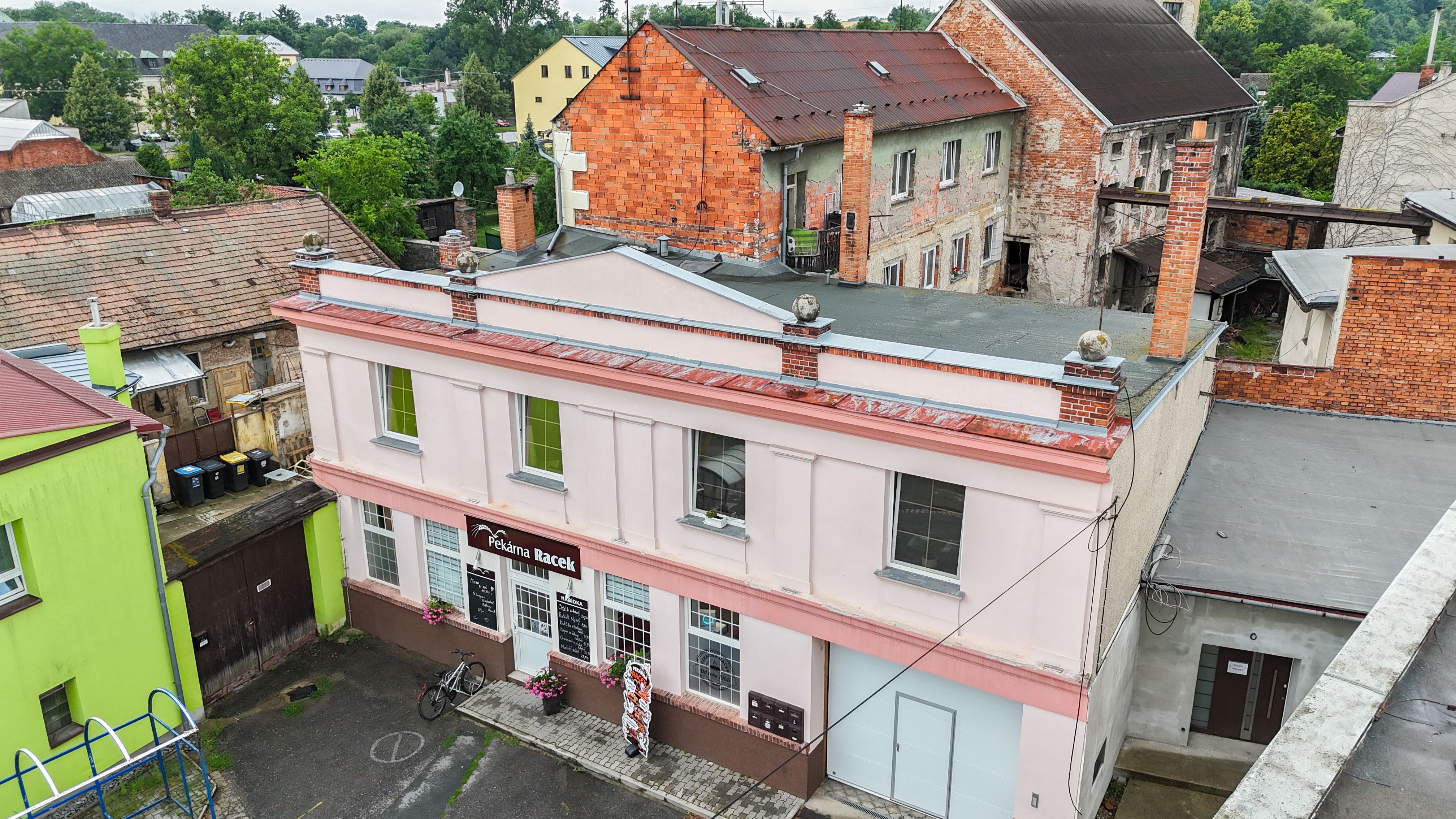 Prodej objektu s pěti byty a prodejnou ve Velké Bystřici - obrázek č.24