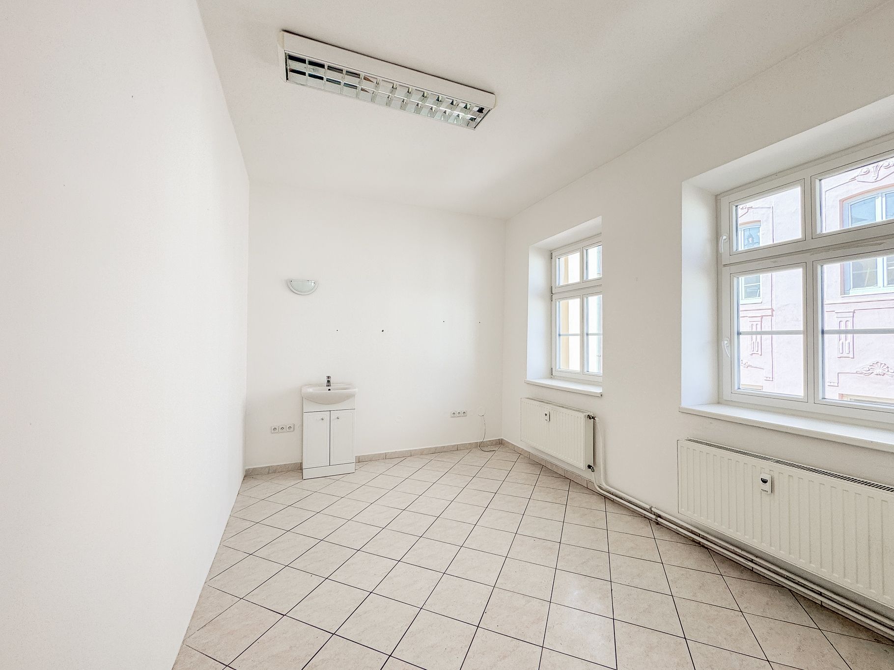 Pronájem komerčního prostoru 85 m² ul. Ztracená, Olomouc - titulní obrázek