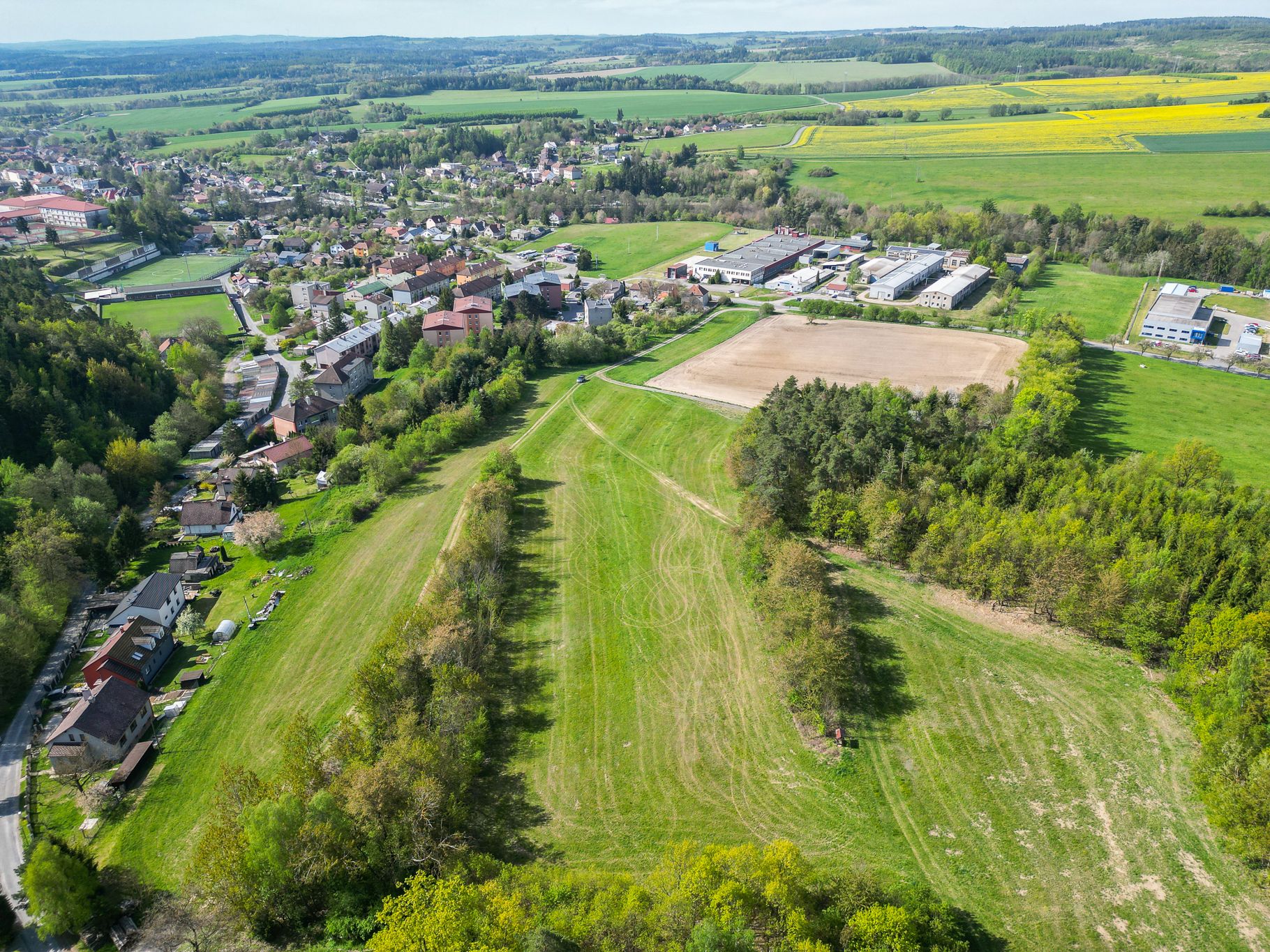 Atraktivní developerský pozemek 14.070 m² u lesa – Konice - titulní obrázek